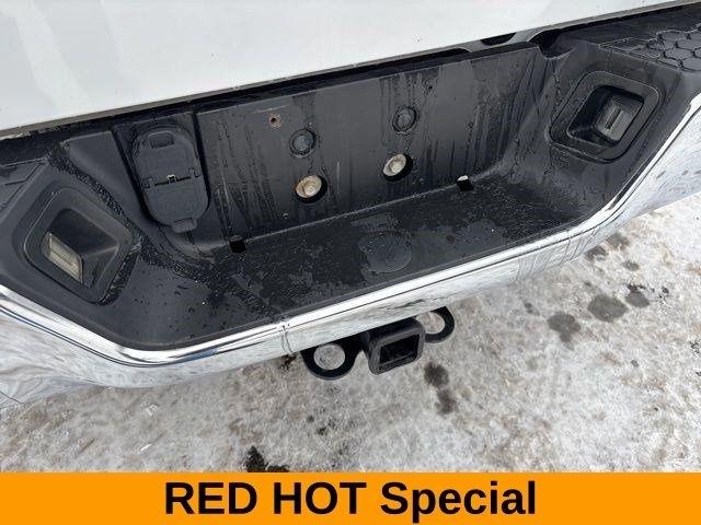 RAM 1500 SLT Crew Cab 4WD 2017