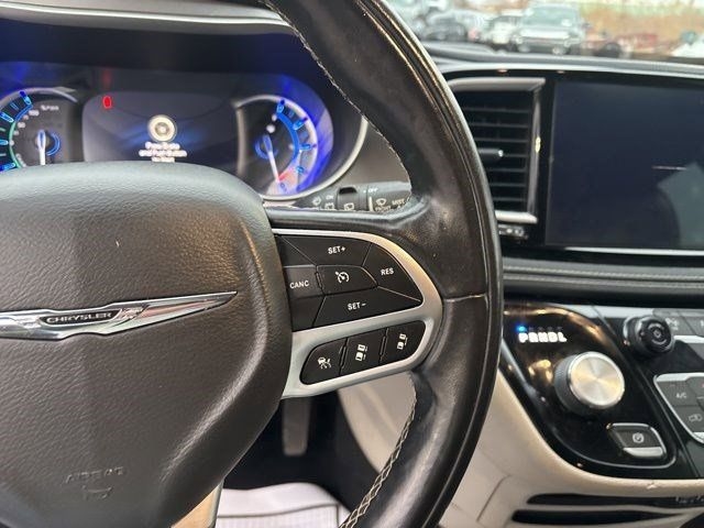 Chrysler Pacifica Hybrid Touring L 2022