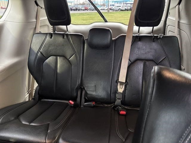 Chrysler Pacifica Hybrid Touring L 2022