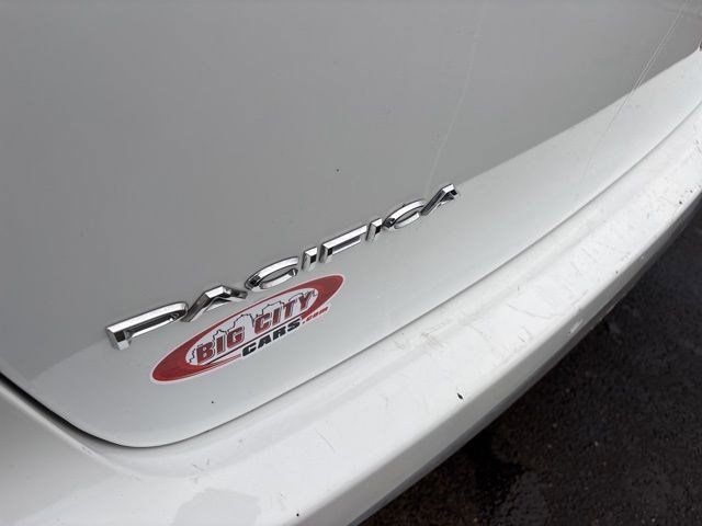 Chrysler Pacifica Hybrid Touring L 2022