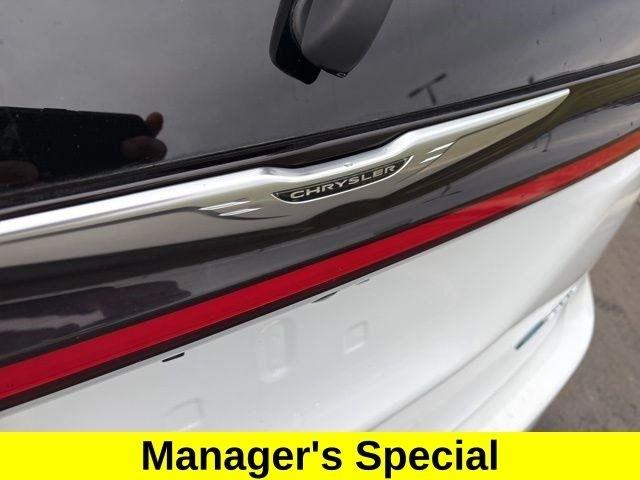 Chrysler Pacifica Hybrid Touring L 2022