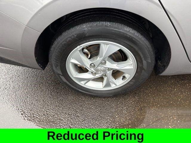 Hyundai Elantra SE 2023