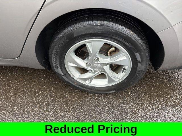 Hyundai Elantra SE 2023