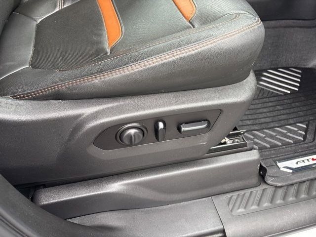 GMC Sierra 1500 AT4 Crew Cab 4WD 2020