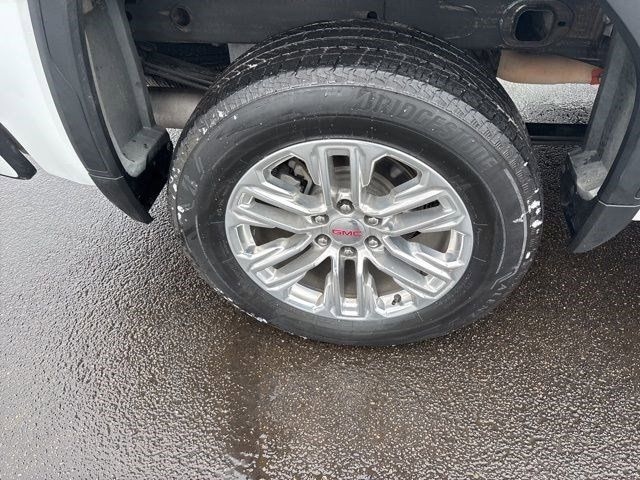 GMC Sierra 1500 AT4 Crew Cab 4WD 2020