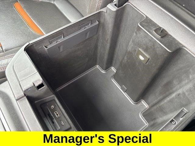 GMC Sierra 1500 AT4 Crew Cab 4WD 2020