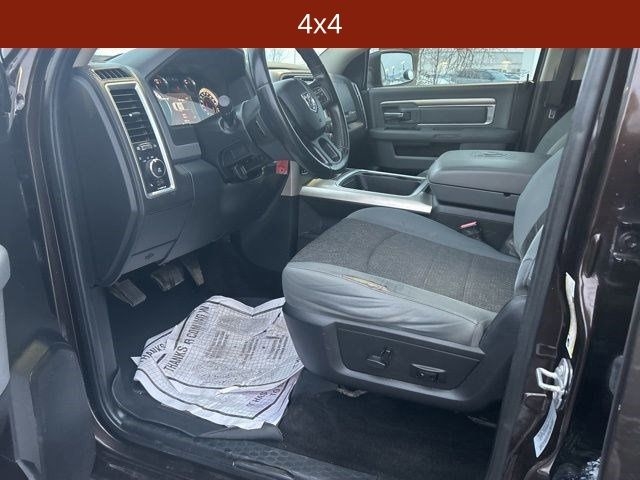 RAM 1500 Big Horn Crew Cab 4WD 2017