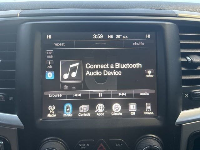 RAM 1500 Big Horn Crew Cab 4WD 2017