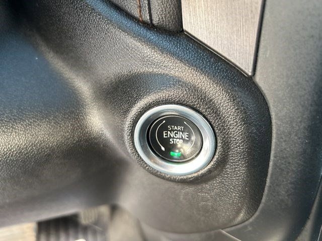 GMC Sierra 1500 AT4 Crew Cab 4WD 2020