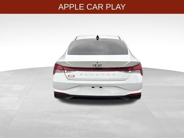 Hyundai Elantra  2022