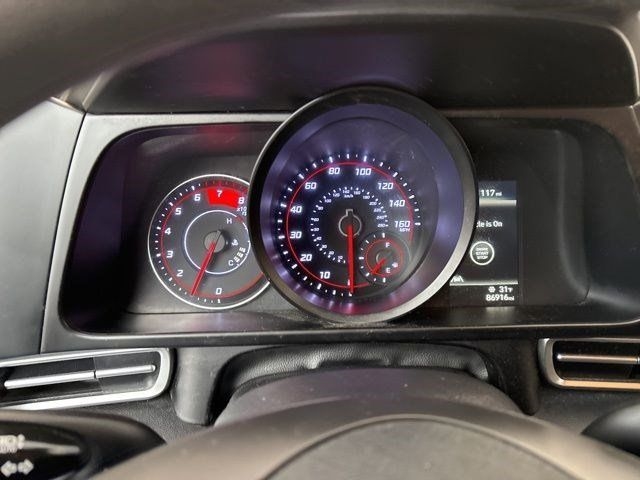 Hyundai Elantra  2022