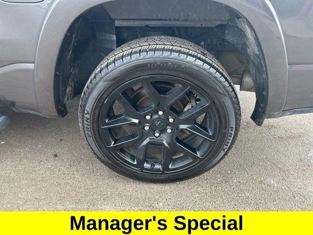 RAM 1500 Laramie Crew Cab 4WD 2021