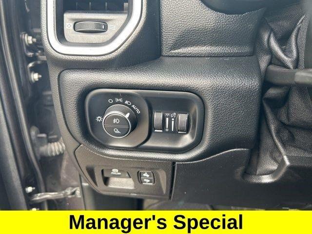 RAM 1500 Laramie Crew Cab 4WD 2021