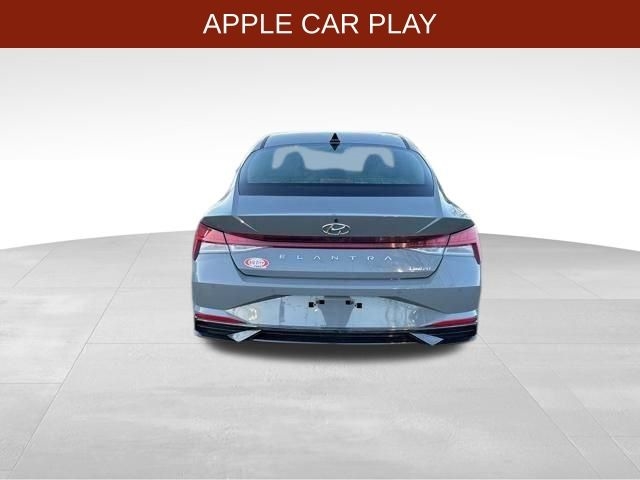 Hyundai Elantra Limited 2022