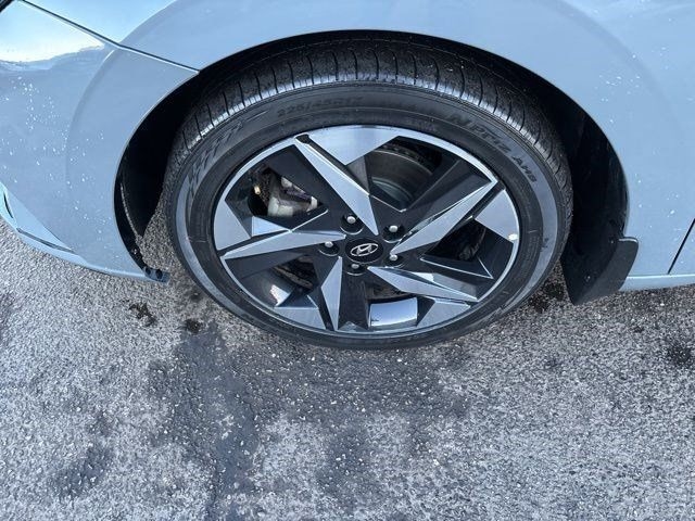 Hyundai Elantra Limited 2022