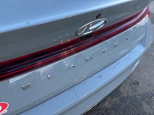 Hyundai Elantra Limited 2022