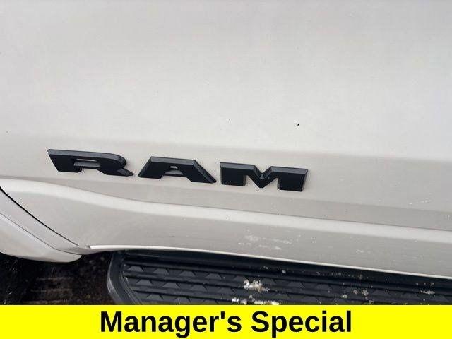 RAM 1500 Laramie Crew Cab 4WD 2021