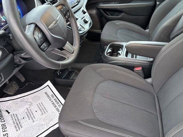 Chrysler Pacifica Touring 2024