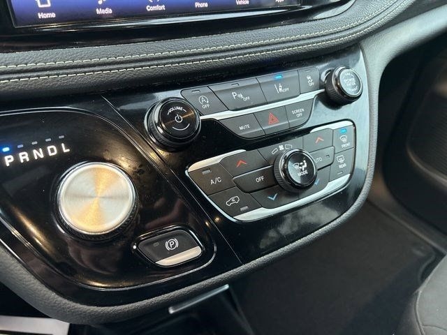 Chrysler Pacifica Touring 2024