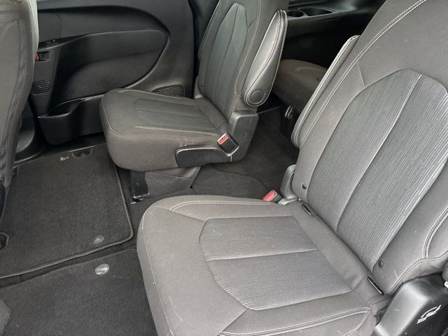 Chrysler Pacifica Touring 2024