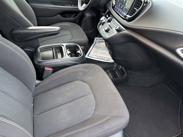 Chrysler Pacifica Touring 2024