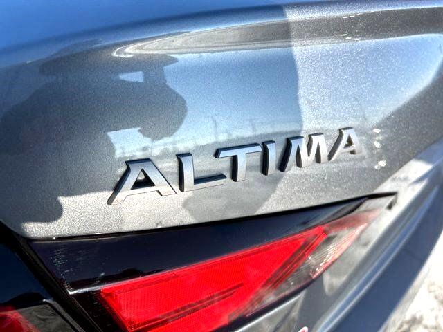 Nissan Altima  2024