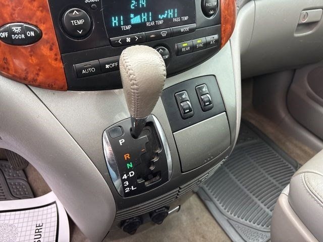 Toyota Sienna  2009