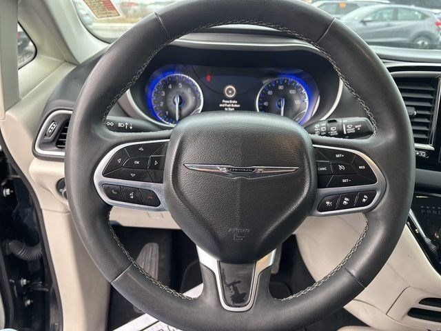 Chrysler Pacifica Touring L 2023