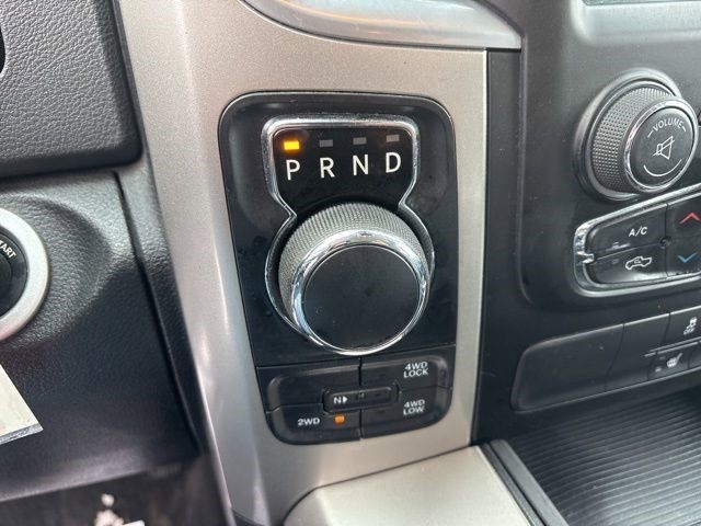 RAM 1500 SLT Crew Cab 4WD 2017