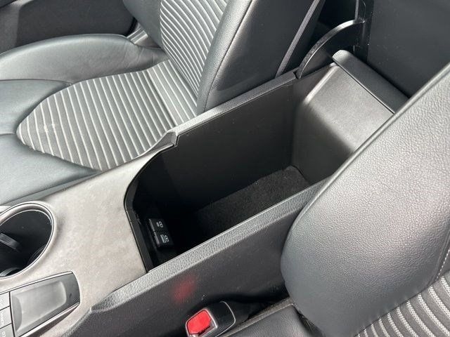 Toyota Camry SE 2022