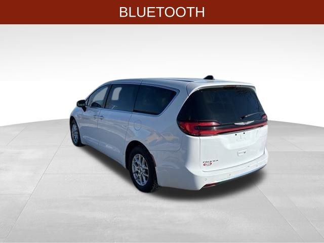 Chrysler Pacifica Touring L 2023