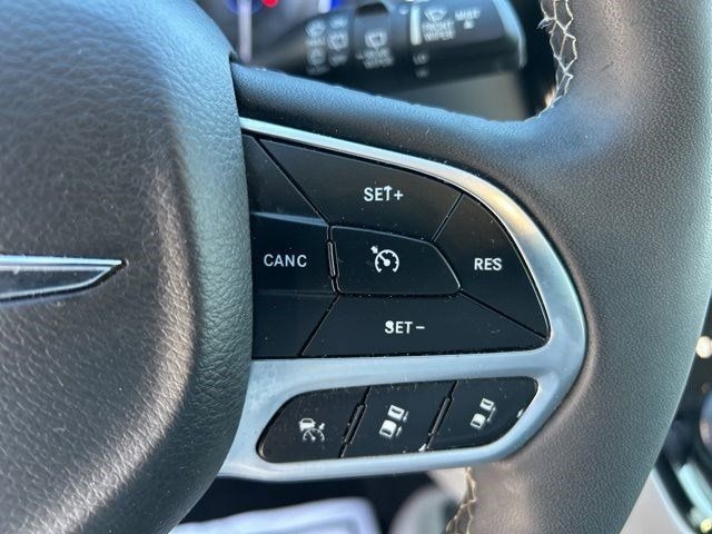 Chrysler Pacifica Touring L 2023