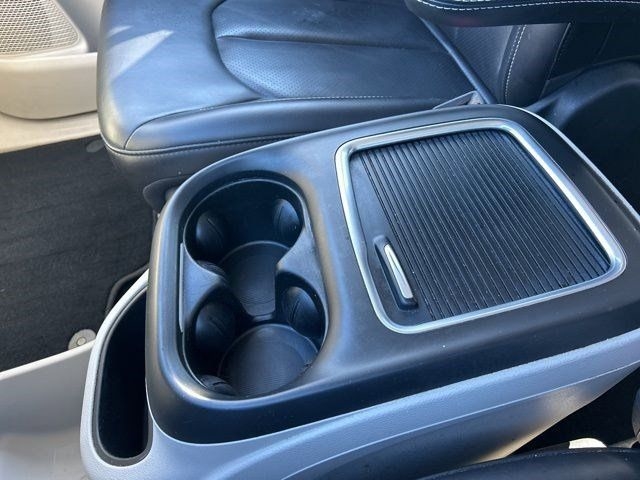 Chrysler Pacifica Touring L 2023