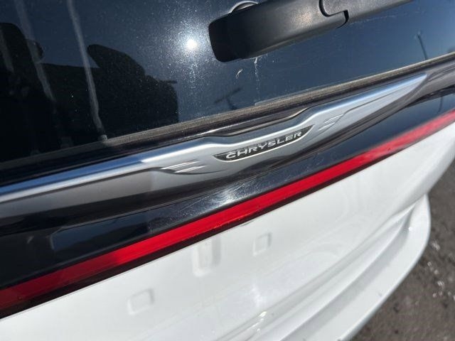 Chrysler Pacifica Touring L 2023