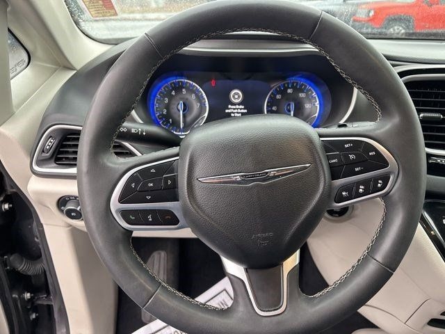 Chrysler Pacifica Touring L 2023