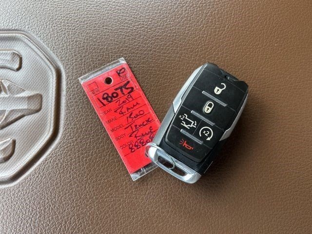 RAM 1500 Laramie Crew Cab 4WD 2019