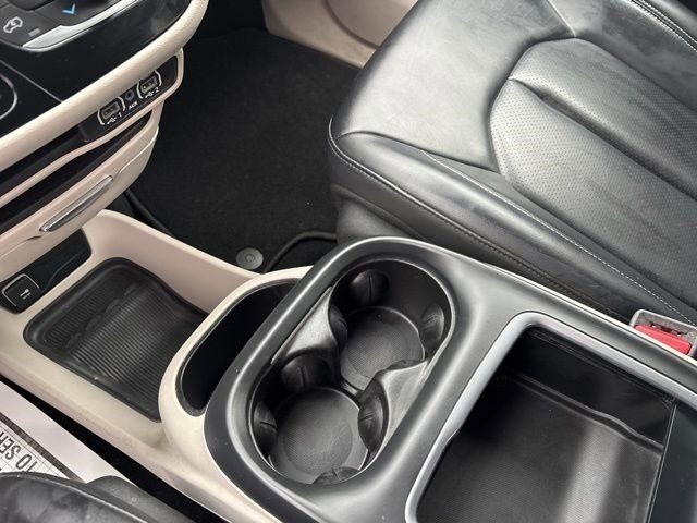 Chrysler Pacifica Touring L 2023