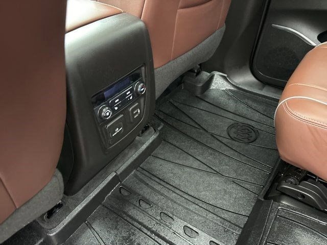 Buick Enclave Avenir AWD 2021