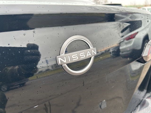 Nissan Versa  2023