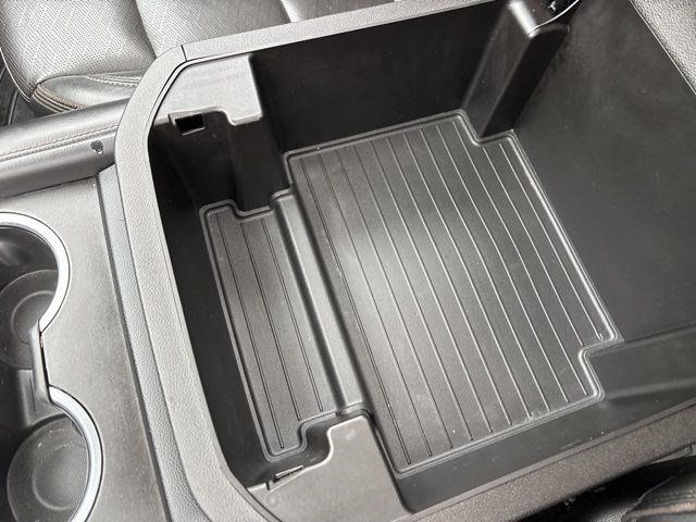 Chevrolet Suburban  2021