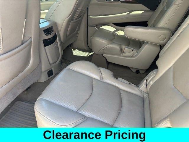 Cadillac Escalade ESV 4WD 4dr Luxury 2018