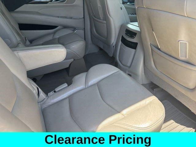 Cadillac Escalade ESV 4WD 4dr Luxury 2018