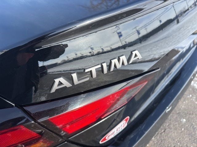 Nissan Altima  2024