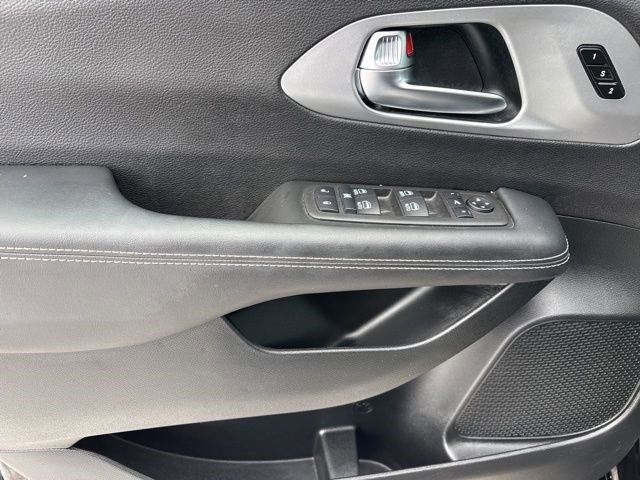 Chrysler Pacifica Limited 2025