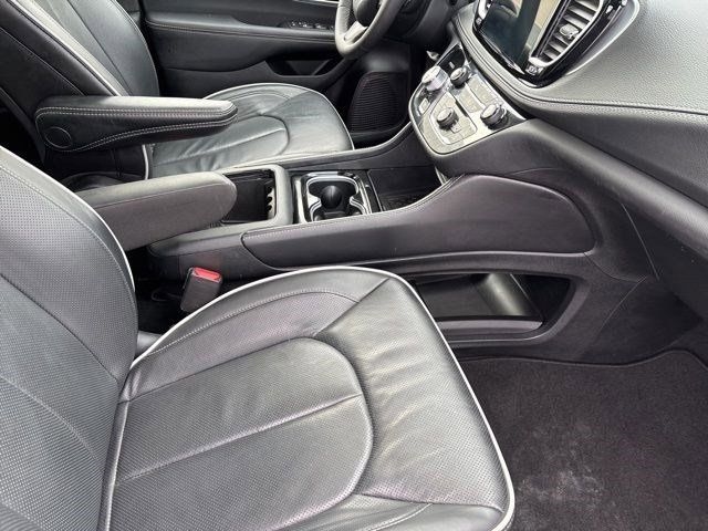 Chrysler Pacifica Limited 2025