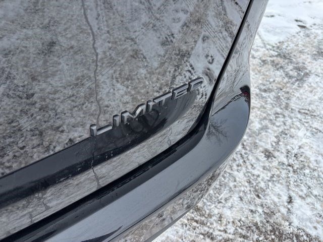 Chrysler Pacifica Limited 2025