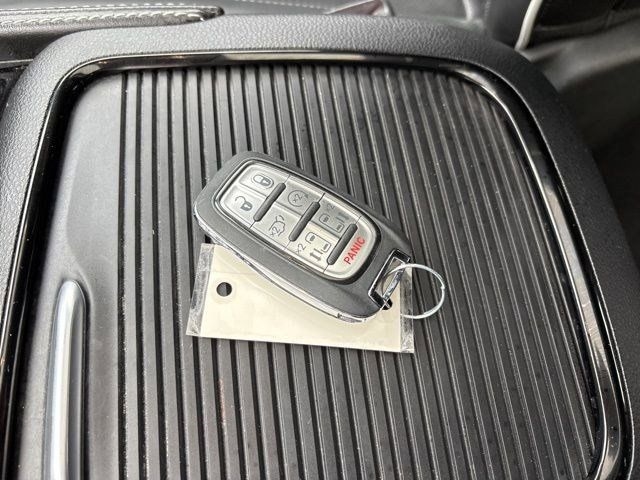 Chrysler Pacifica Limited 2025