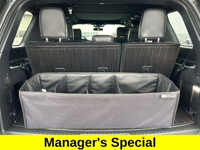 Ford Expedition Platinum 4WD 2023