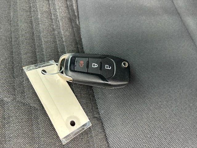 Ford F-150 XL SuperCrew 4WD 2023