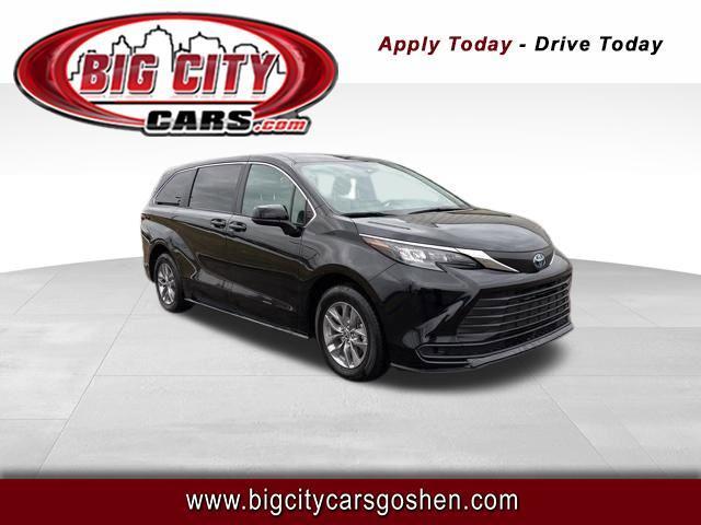 2025 Toyota Sienna LE 8 Passenger